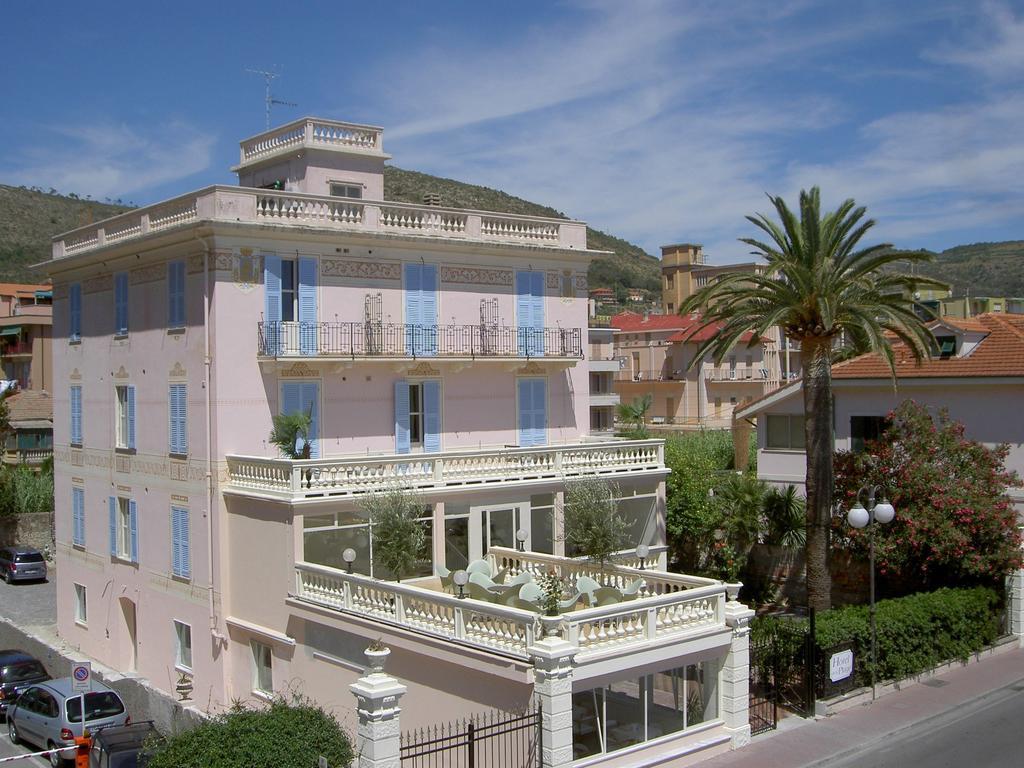 Hotel De La Plage Pietra Ligure Dış mekan fotoğraf